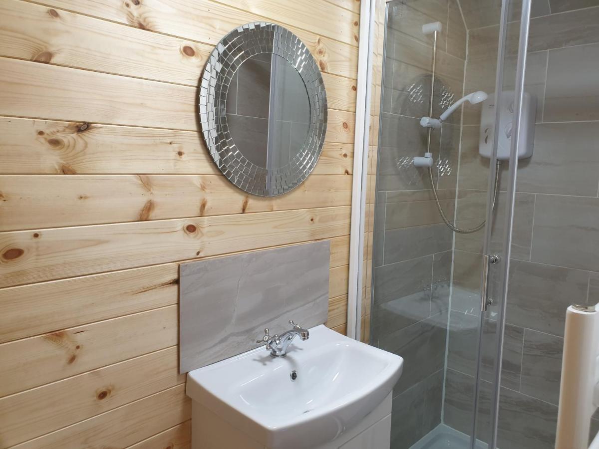 The Hive - Unique Log Cabin With Wood Burning Stove Ludchurch Εξωτερικό φωτογραφία