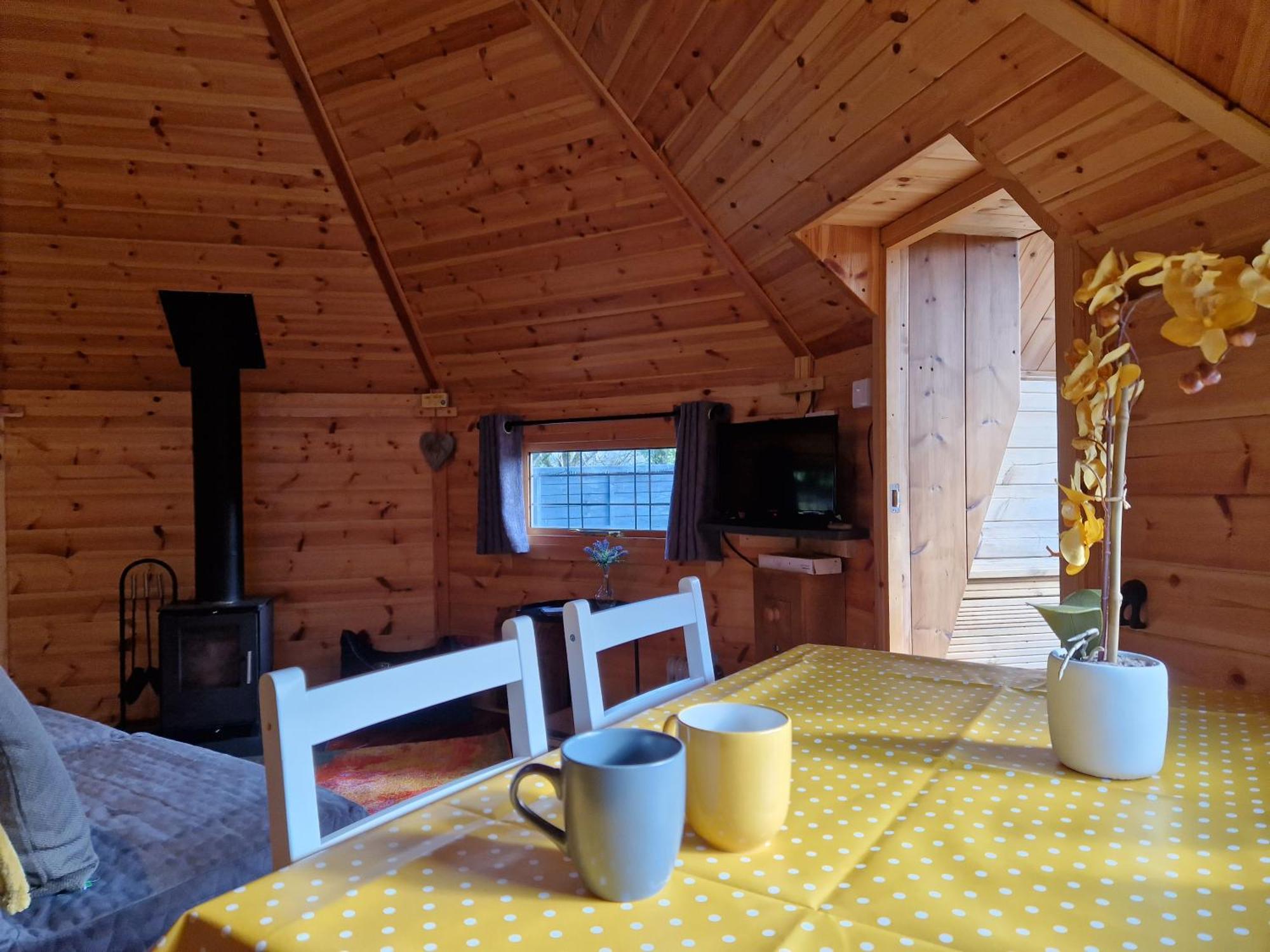 The Hive - Unique Log Cabin With Wood Burning Stove Ludchurch Εξωτερικό φωτογραφία