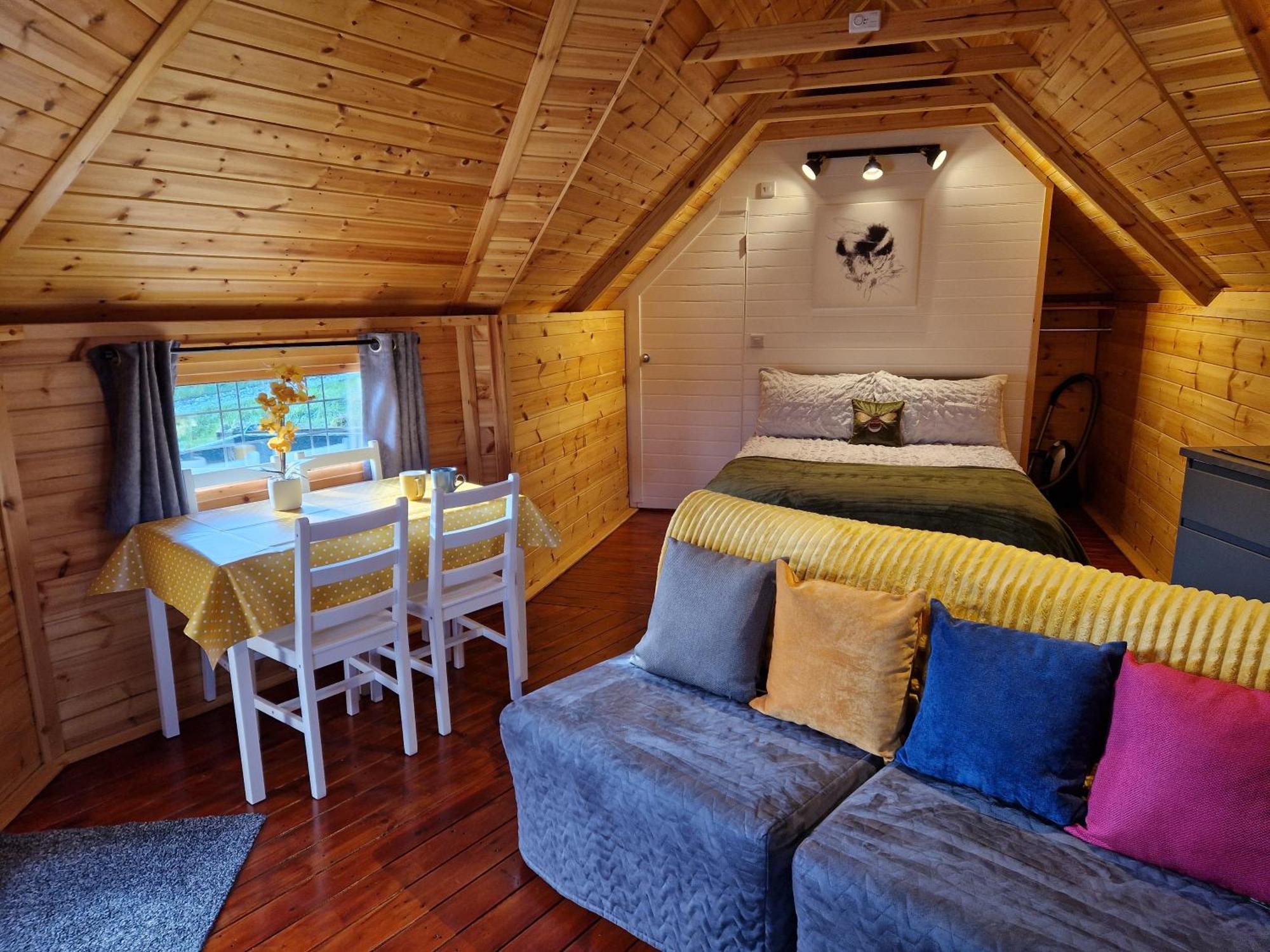 The Hive - Unique Log Cabin With Wood Burning Stove Ludchurch Εξωτερικό φωτογραφία