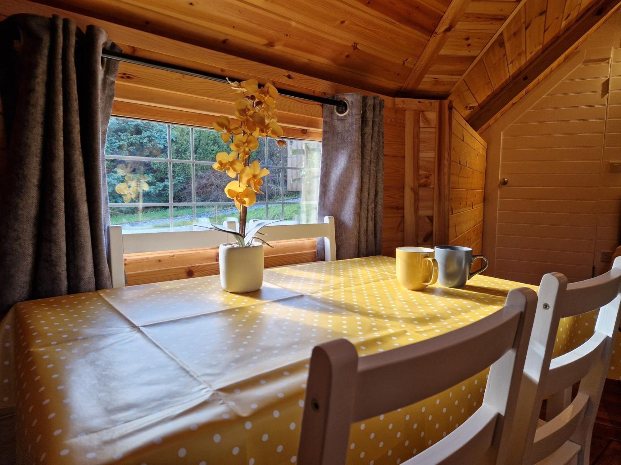 The Hive - Unique Log Cabin With Wood Burning Stove Ludchurch Εξωτερικό φωτογραφία
